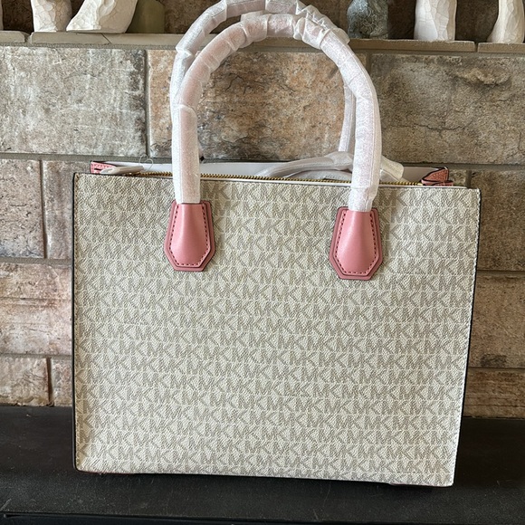 NWT Michael Kors Mercer pink and white tote - Picture 5 of 9